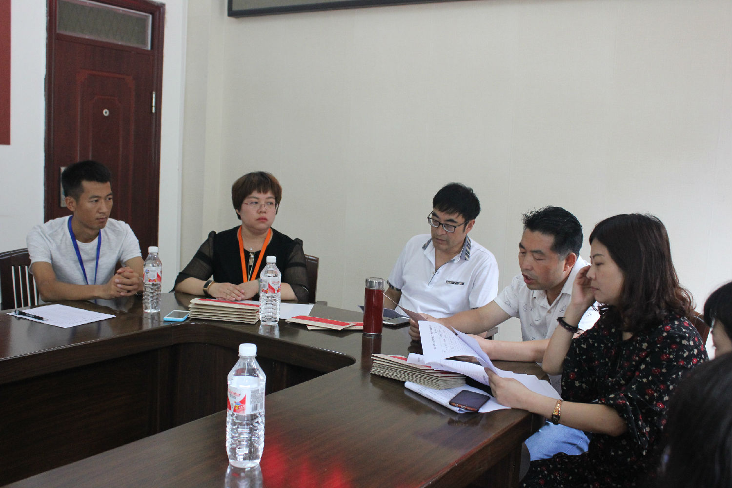 億誠公司&mdash;&mdash;嵐皋中學幫困助學活動