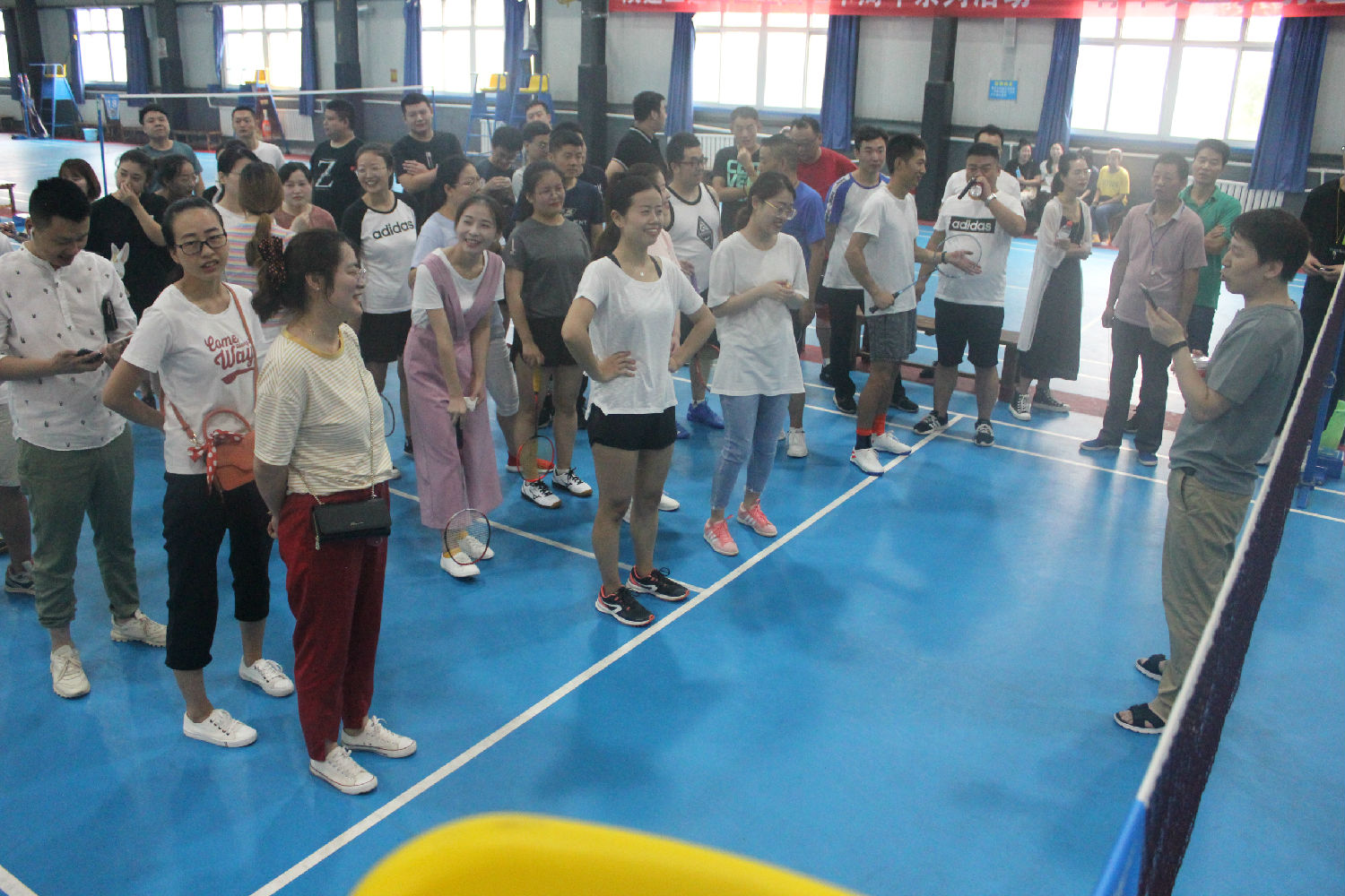 億誠第四屆&ldquo;團(tuán)結(jié)杯&rdquo;羽毛球比賽