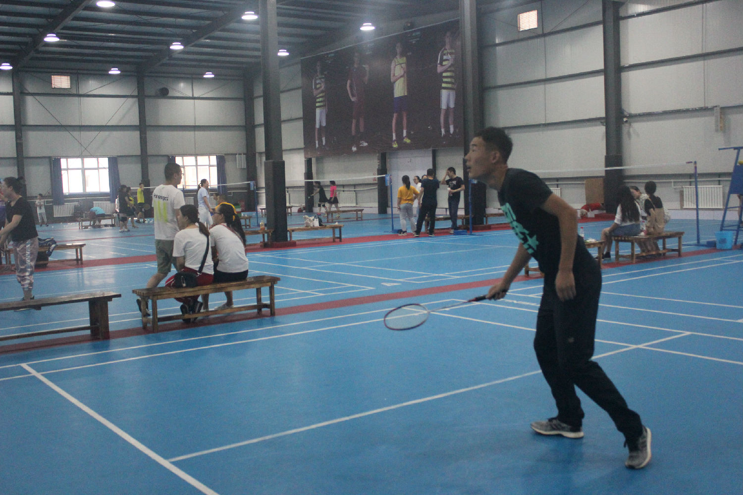 億誠第四屆&ldquo;團(tuán)結(jié)杯&rdquo;羽毛球比賽