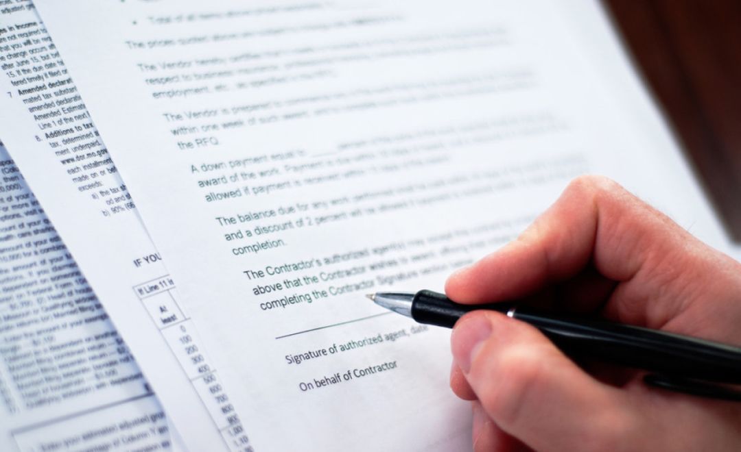 合同結算條款與招標文件不一致怎么審？