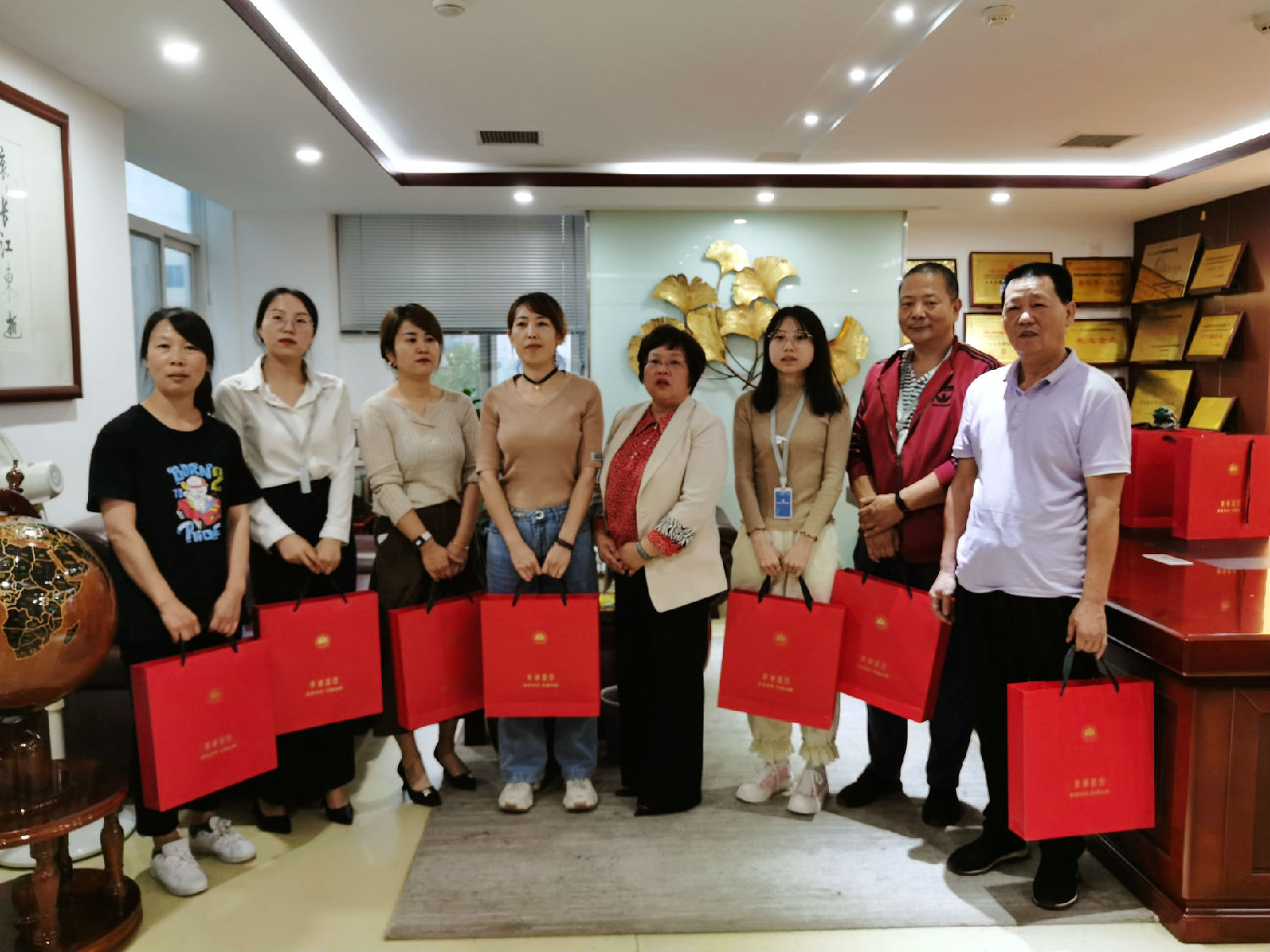 花好月圓，情暖中秋|億誠(chéng)公司祝大家中秋節(jié)快樂(lè)！